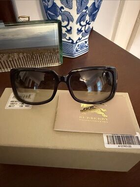 Burberry Brown Gradient Oversized Square Sunglasses